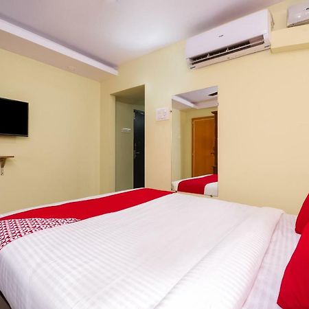 Oyo 26234 Annapurna Nilayam Hotell Vijayawāda Exteriör bild