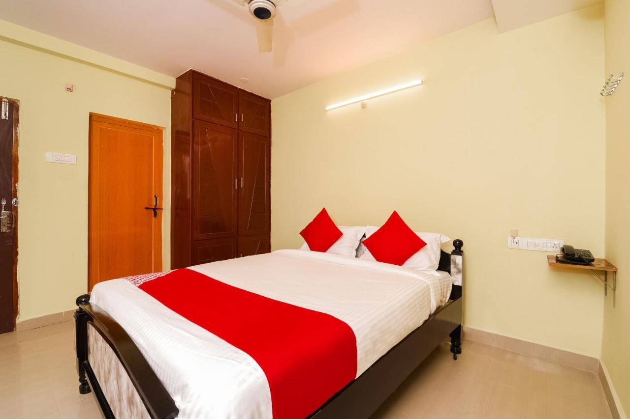 Oyo 26234 Annapurna Nilayam Hotell Vijayawāda Exteriör bild
