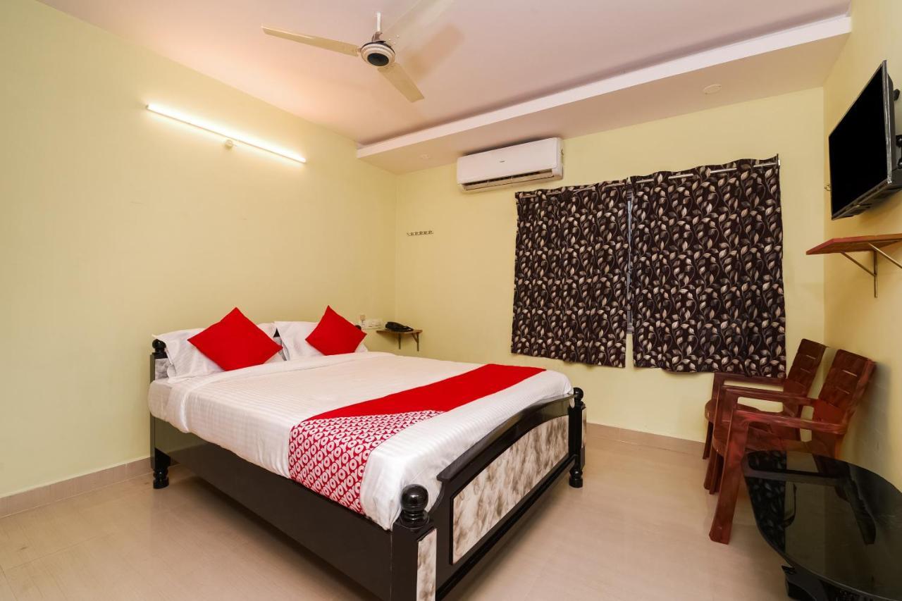 Oyo 26234 Annapurna Nilayam Hotell Vijayawāda Exteriör bild